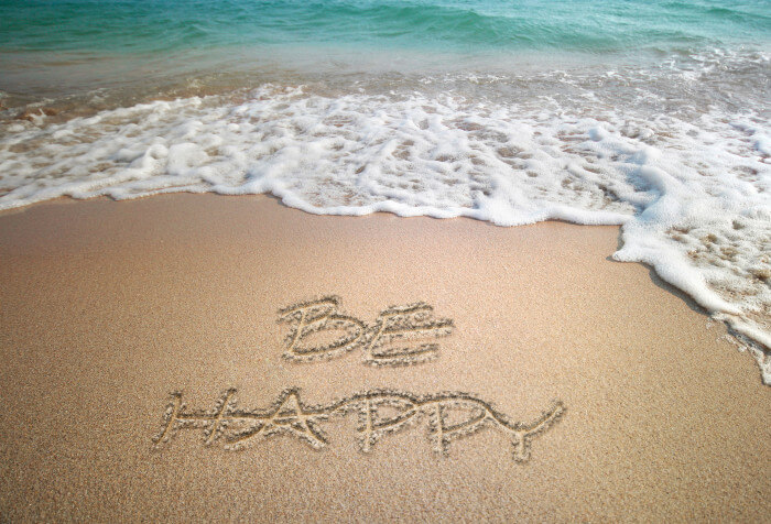 BE-HAPPY-in-sand